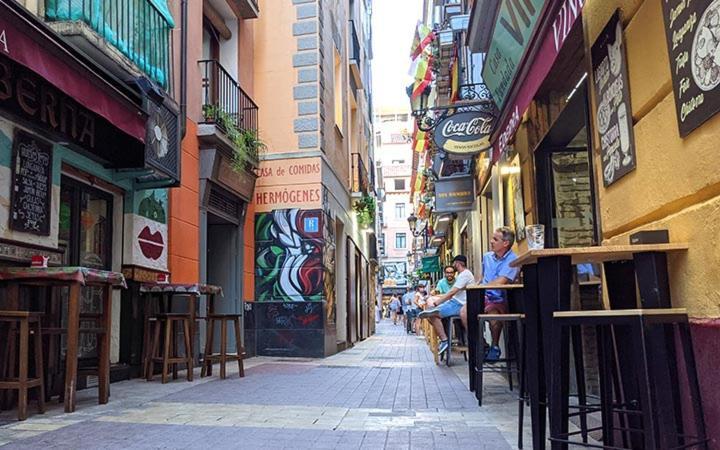 Piso Para 4 Con 2 Parking En Casco Historico De Zaragoza 2 Noches Minimo エクステリア 写真